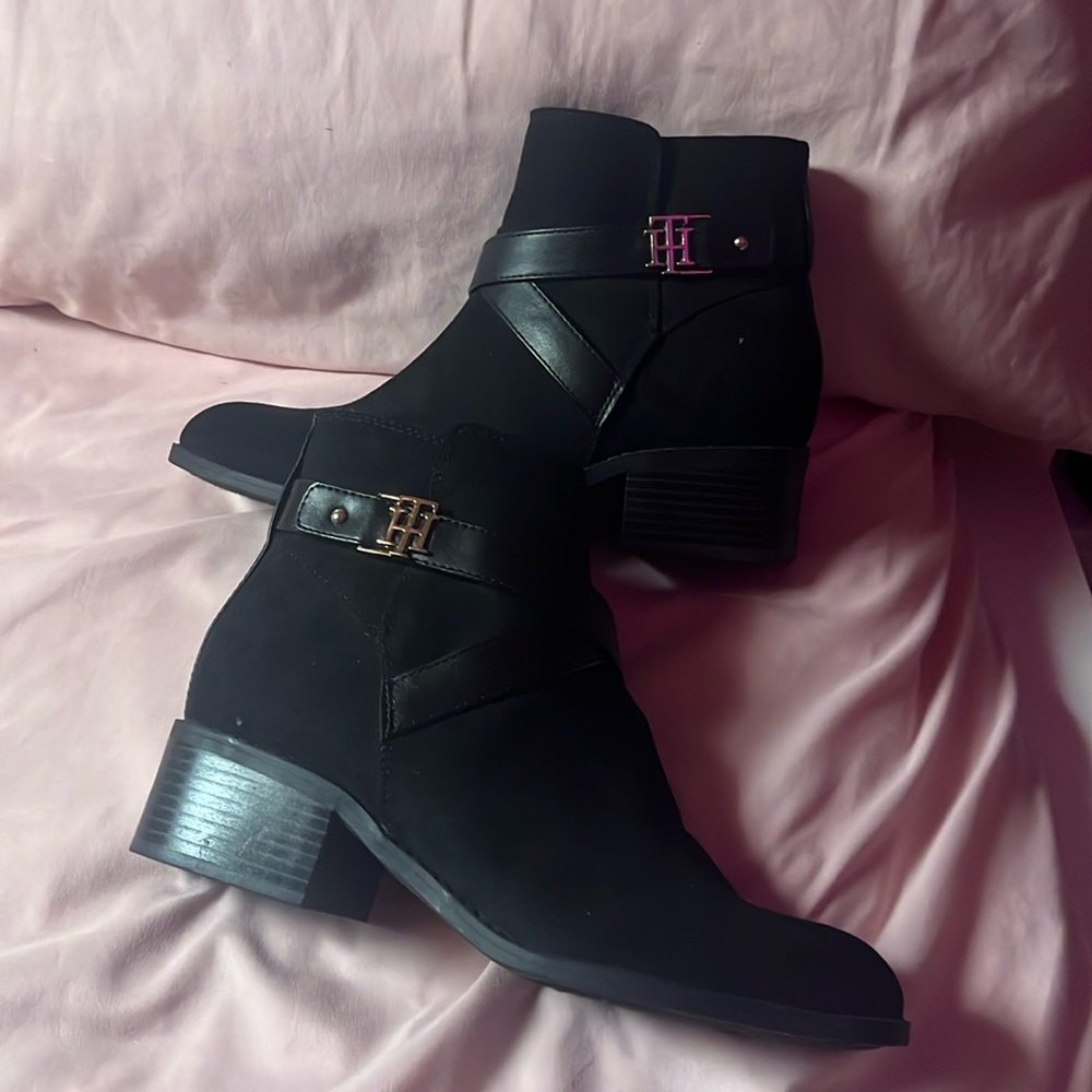 Tommy Hilfiger Black Ankle Heel Boots 8 1/2